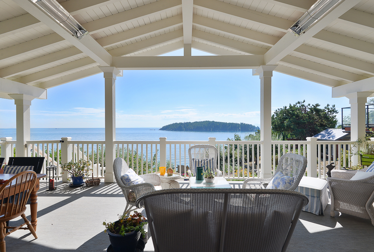 Roberta Cottage Ocean Side Deck